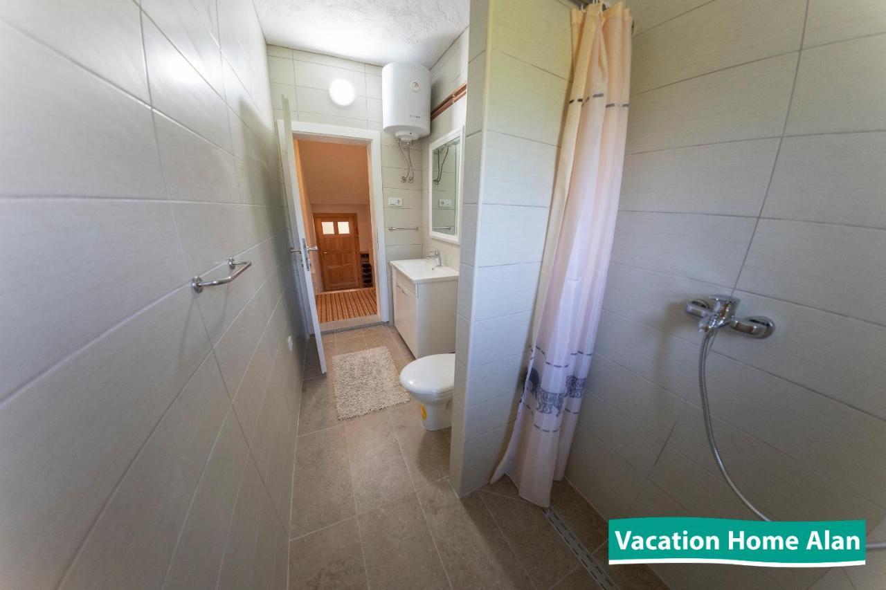 Vacation Home Alan Kulen Vakuf Exterior foto