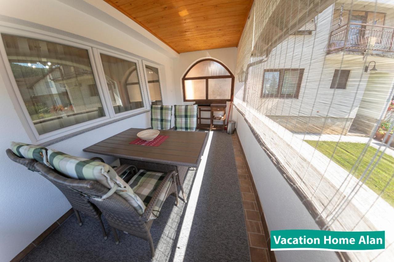 Vacation Home Alan Kulen Vakuf Exterior foto